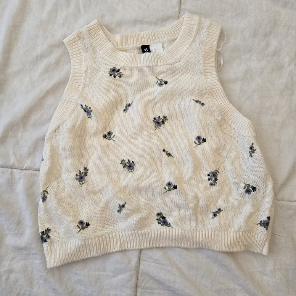 H&M Cream Colored Flower Back Tie Vest